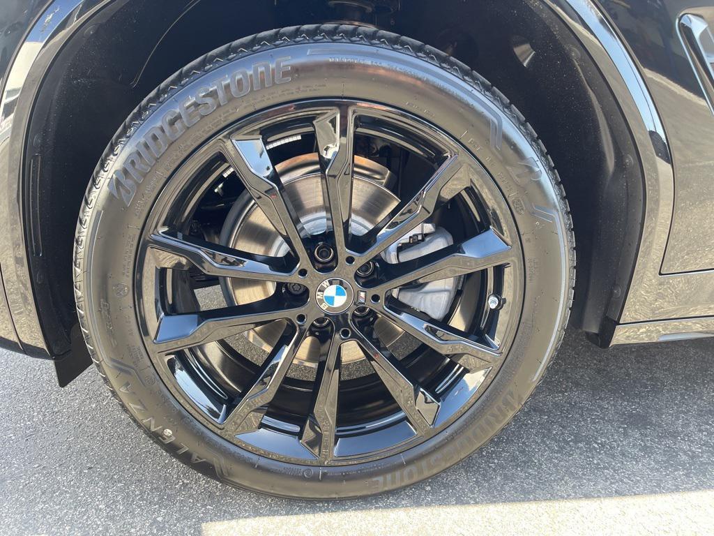 new 2025 BMW X4 car, priced at $64,365