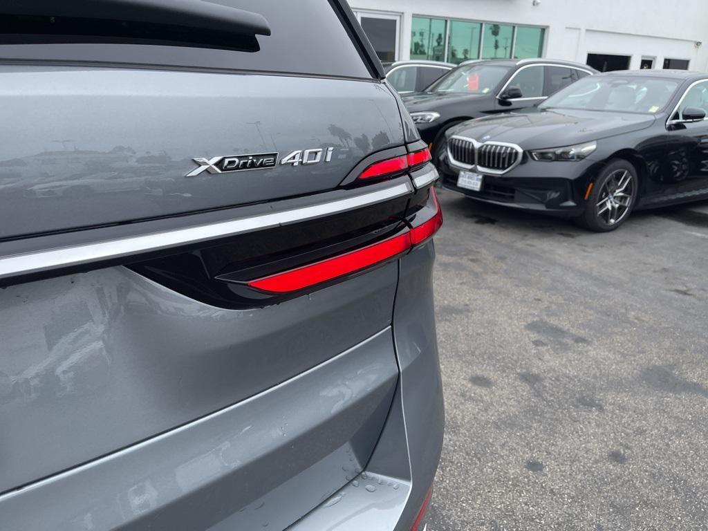 new 2025 BMW X7 car, priced at $90,610