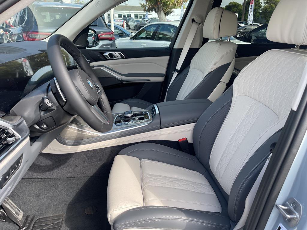 new 2025 BMW X7 car, priced at $106,800