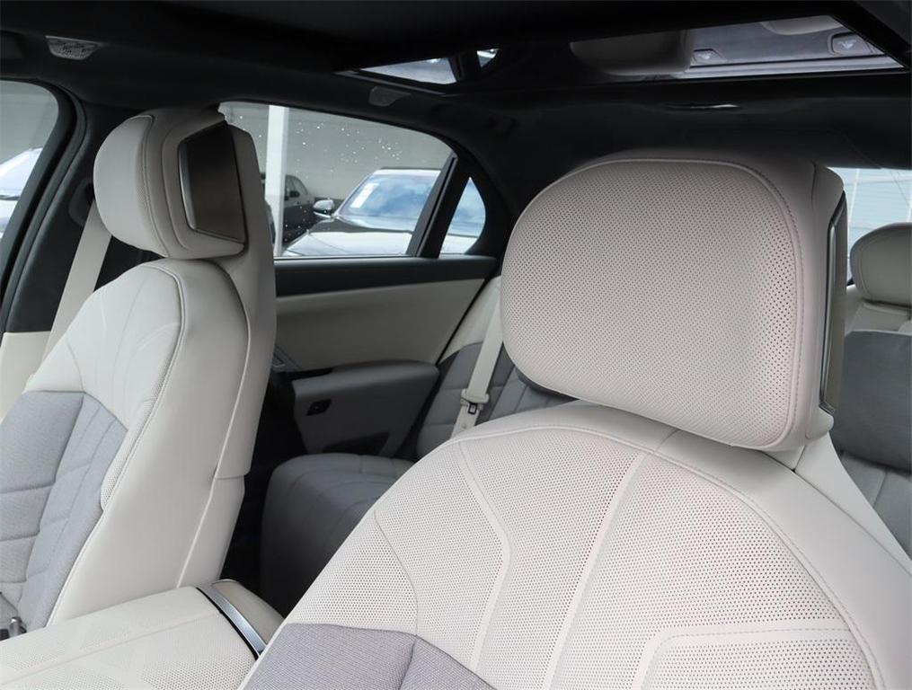 used 2023 BMW i7 car, priced at $114,888