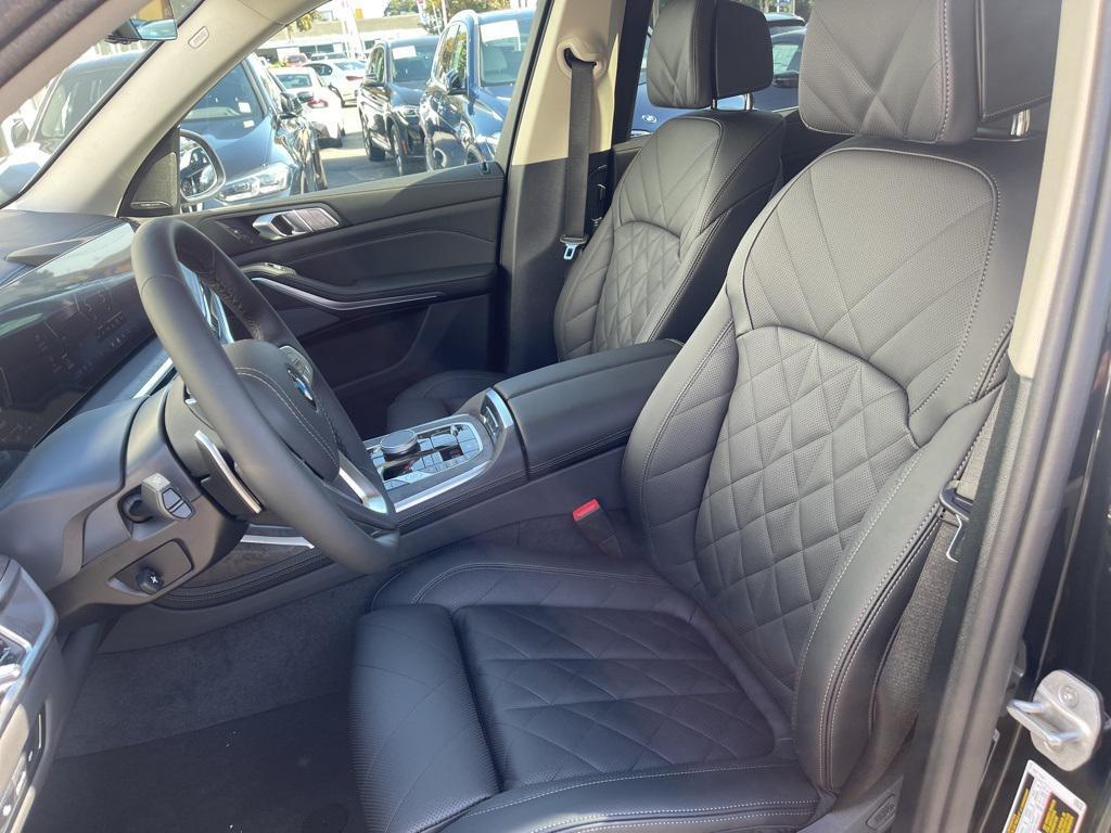 new 2026 BMW X7 car, priced at $92,190