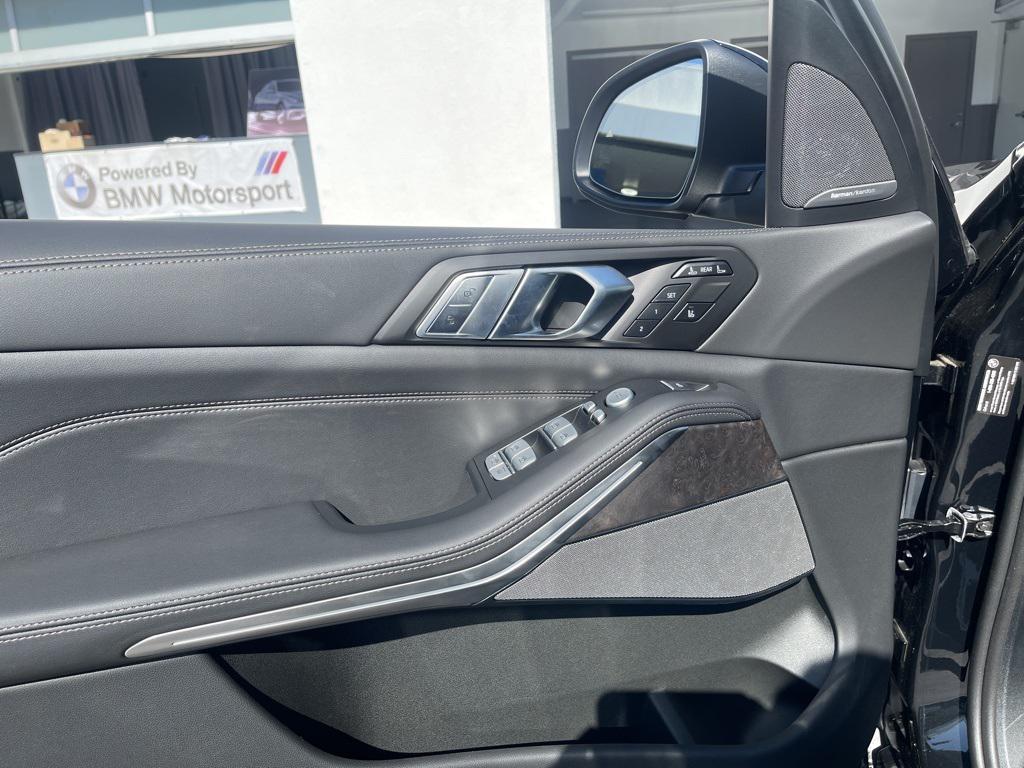 new 2026 BMW X7 car, priced at $92,190