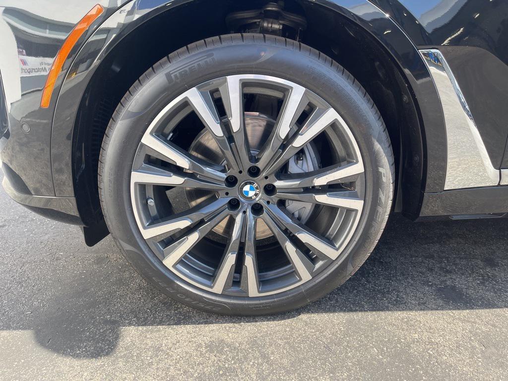 new 2026 BMW X7 car, priced at $92,190