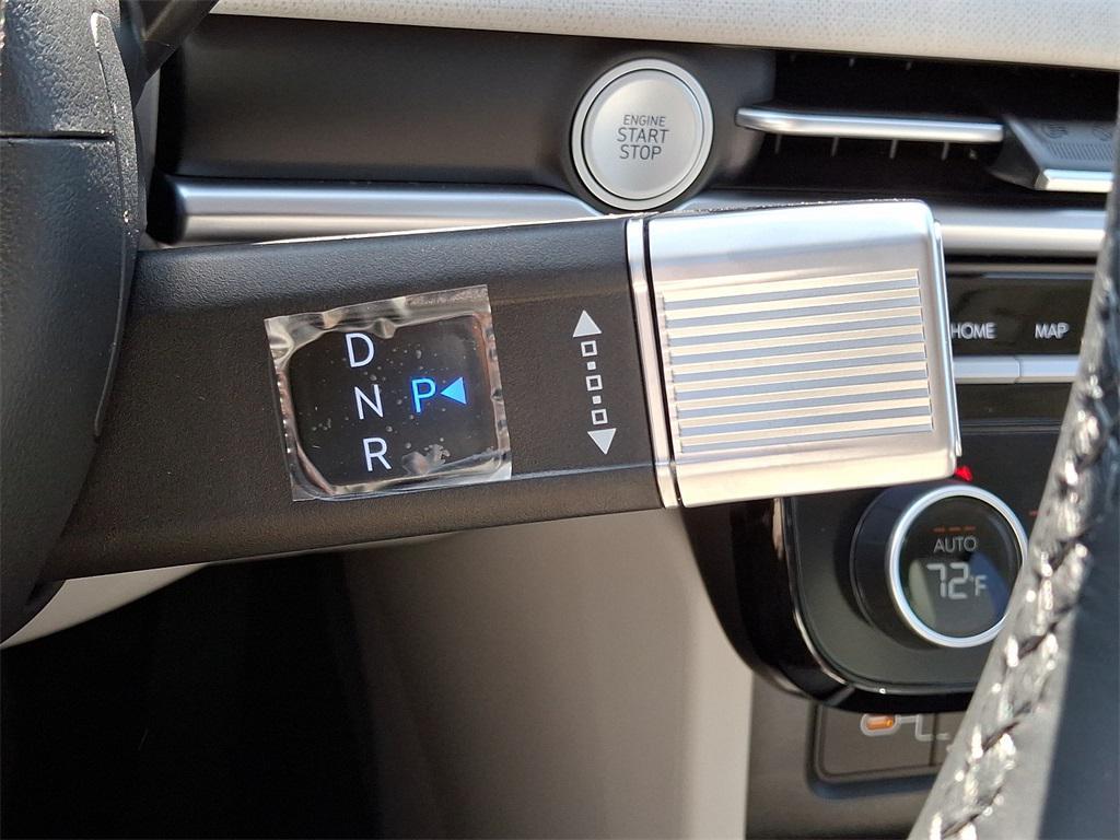 new 2025 Hyundai TUCSON Hybrid car, priced at $38,435