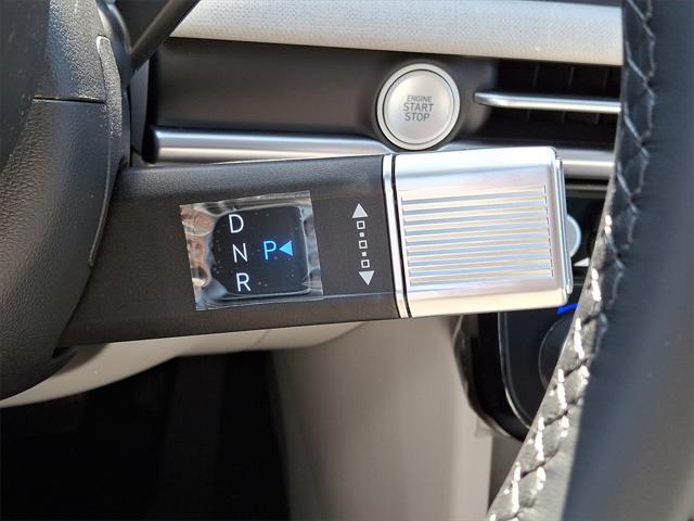 new 2025 Hyundai TUCSON Hybrid car, priced at $38,435