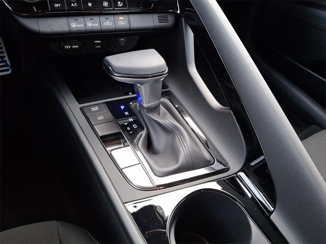 new 2025 Hyundai Elantra car, priced at $29,085
