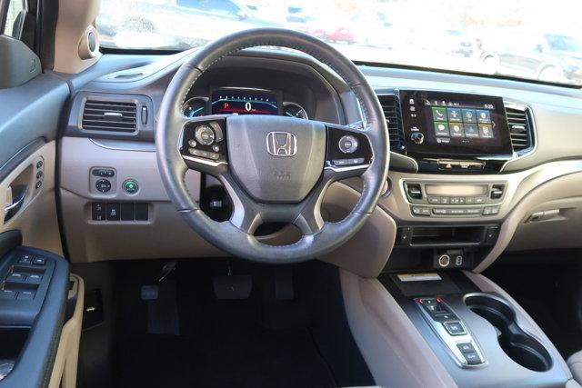 used 2022 Honda Pilot car, priced at $35,995