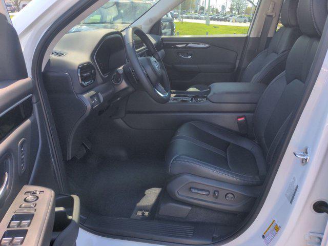 new 2025 Honda Pilot car, priced at $48,280