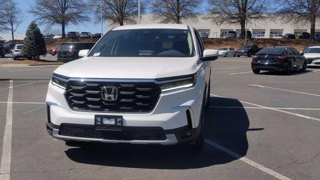 new 2025 Honda Pilot car, priced at $48,280