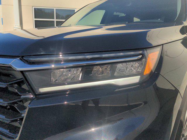 new 2025 Honda Pilot car, priced at $48,950