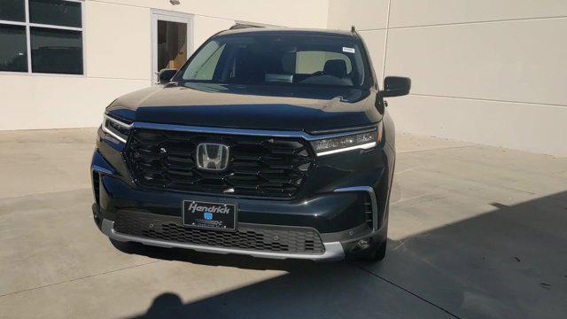 new 2025 Honda Pilot car, priced at $48,950