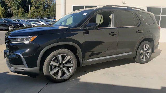 new 2025 Honda Pilot car, priced at $48,950