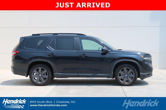 used 2025 Honda Pilot car, priced at $38,995
