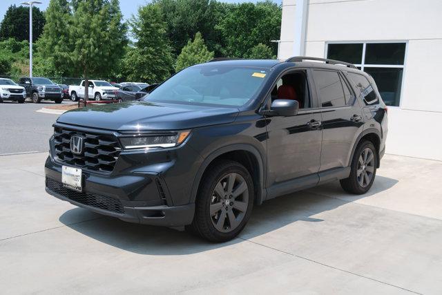 used 2025 Honda Pilot car, priced at $38,995