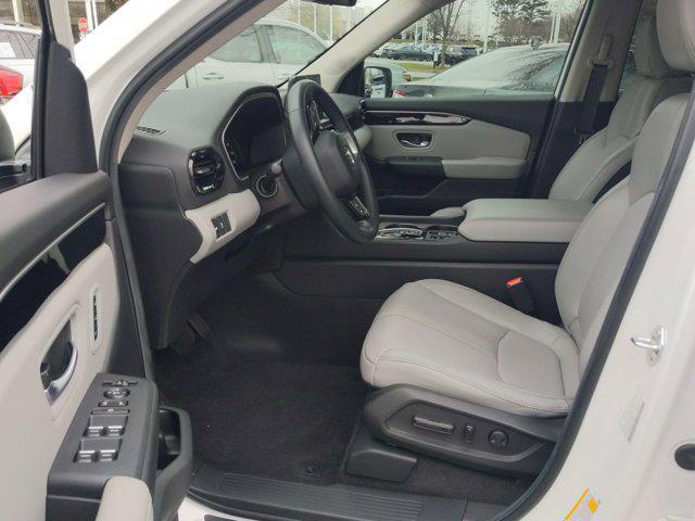 used 2025 Honda Pilot car, priced at $40,995