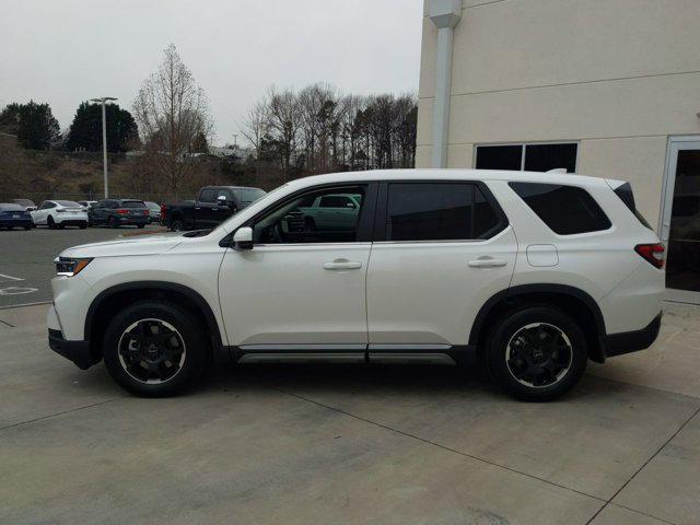 used 2025 Honda Pilot car, priced at $40,995