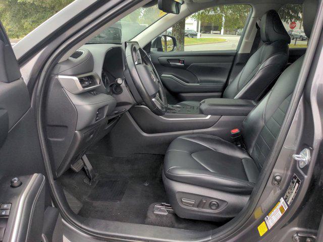 used 2021 Toyota Highlander car, priced at $27,995