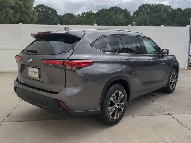 used 2021 Toyota Highlander car, priced at $27,995