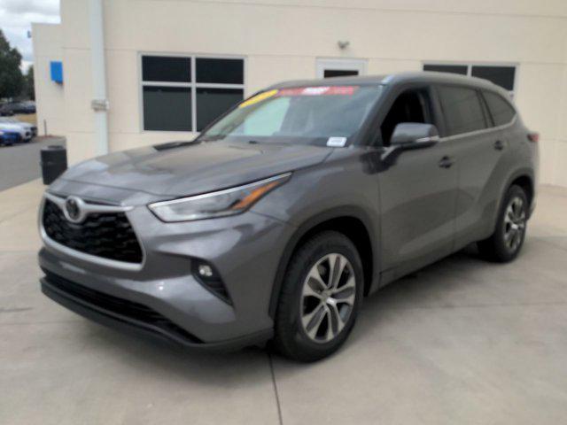 used 2021 Toyota Highlander car, priced at $27,995