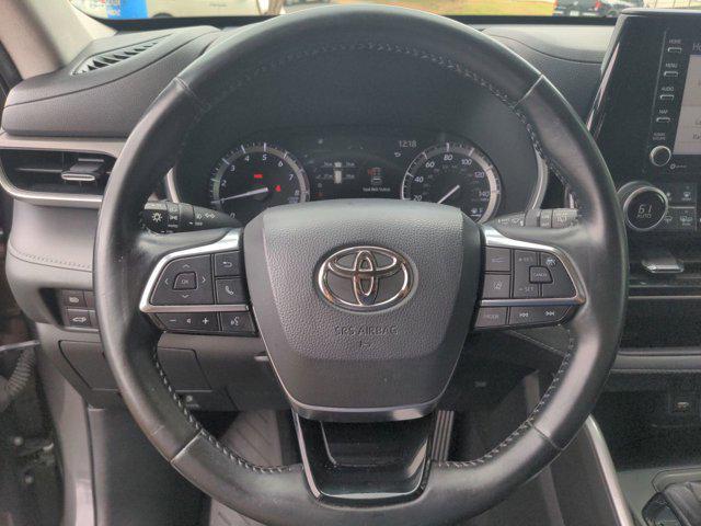 used 2021 Toyota Highlander car, priced at $27,995