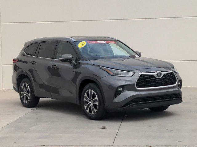 used 2021 Toyota Highlander car, priced at $27,995