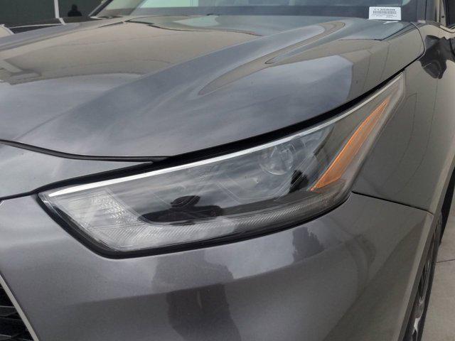 used 2021 Toyota Highlander car, priced at $27,995