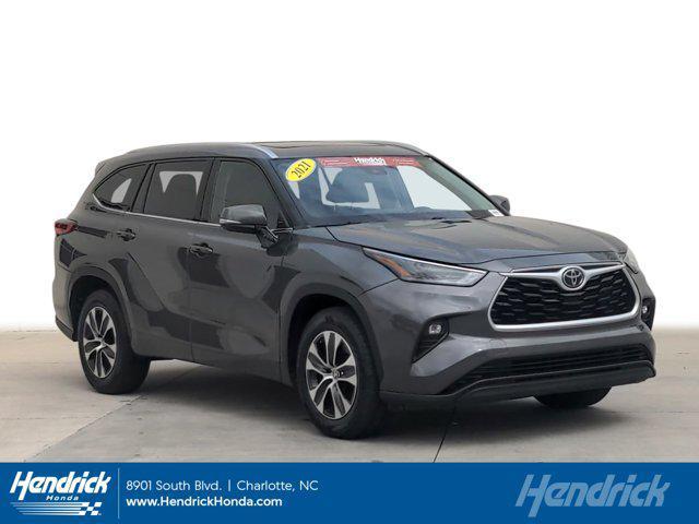 used 2021 Toyota Highlander car, priced at $27,995