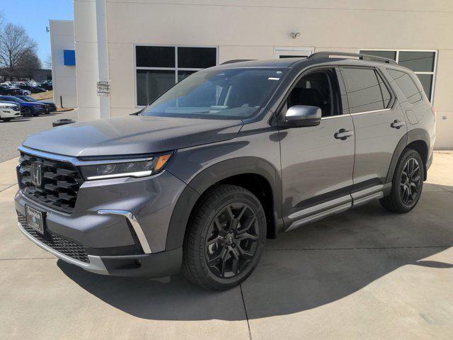 new 2025 Honda Pilot car, priced at $51,700