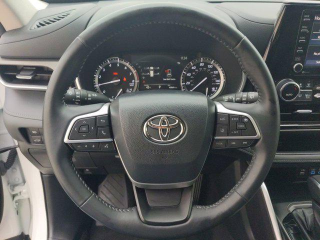 used 2022 Toyota Highlander car, priced at $36,495