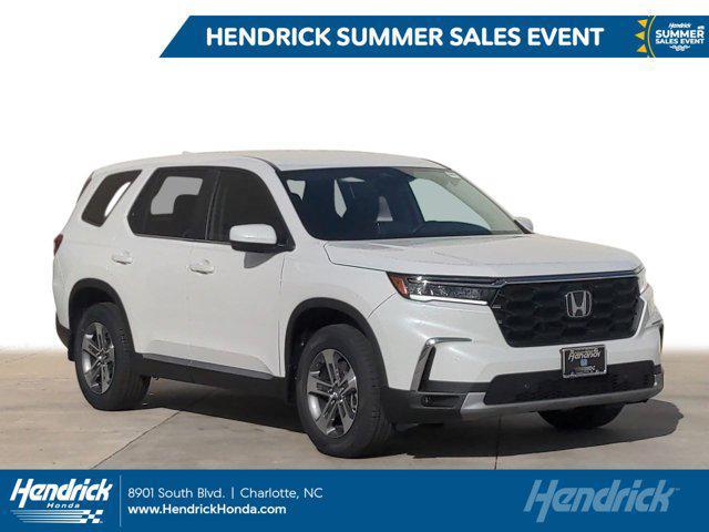 new 2025 Honda Pilot car, priced at $45,405