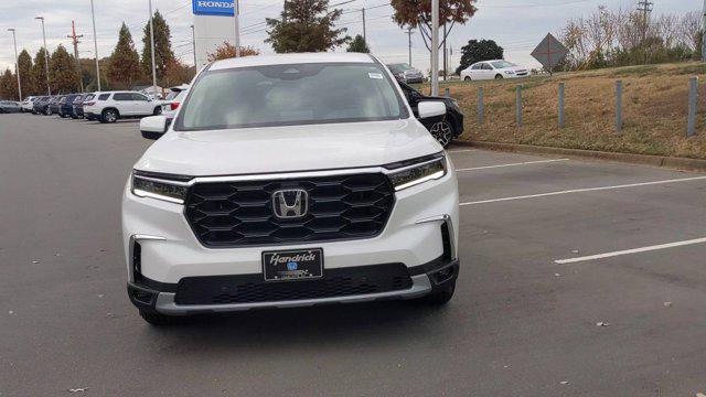 new 2025 Honda Pilot car, priced at $45,350