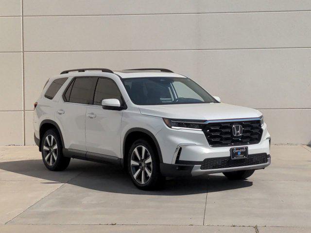 new 2025 Honda Pilot car, priced at $49,405