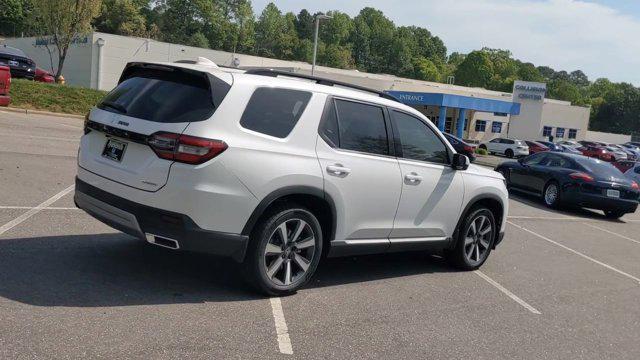 new 2025 Honda Pilot car, priced at $49,405