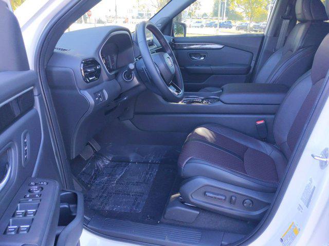 new 2025 Honda Pilot car, priced at $57,520