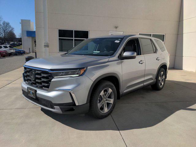 new 2025 Honda Pilot car, priced at $46,075