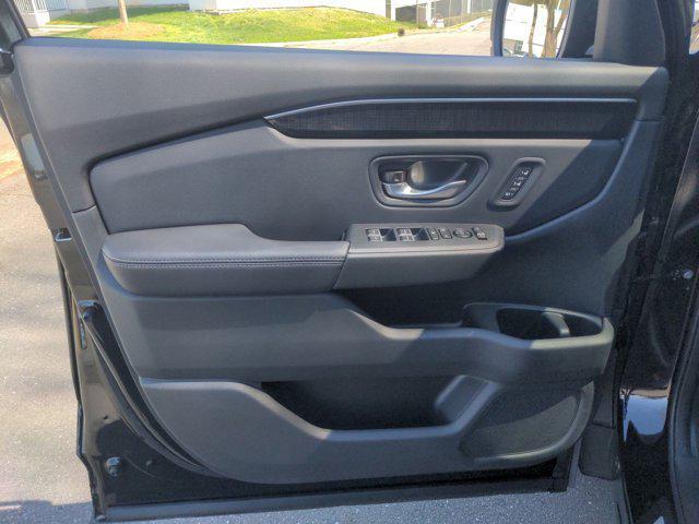 new 2025 Honda Pilot car, priced at $54,575