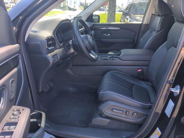 new 2025 Honda Pilot car, priced at $54,575