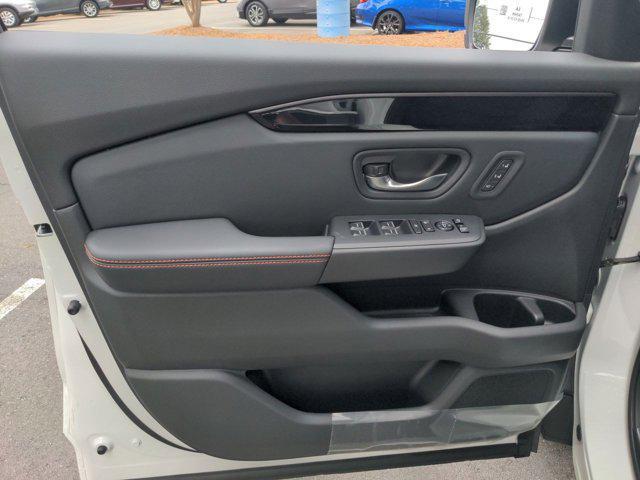 new 2025 Honda Pilot car, priced at $51,830