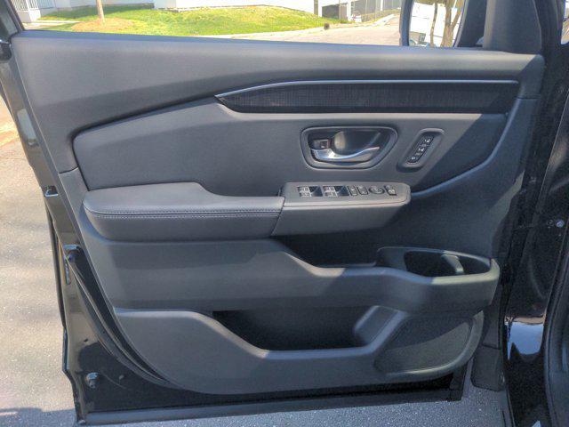 new 2025 Honda Pilot car, priced at $54,530
