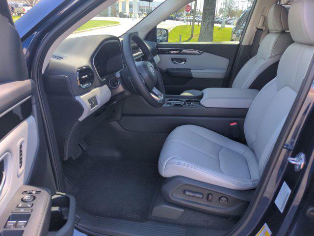new 2025 Honda Pilot car, priced at $46,430