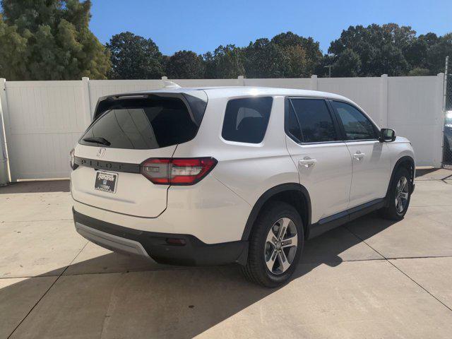 new 2025 Honda Pilot car, priced at $46,885