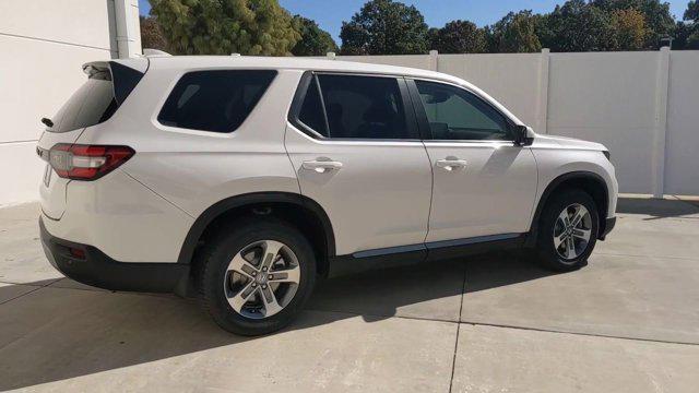 new 2025 Honda Pilot car, priced at $46,885