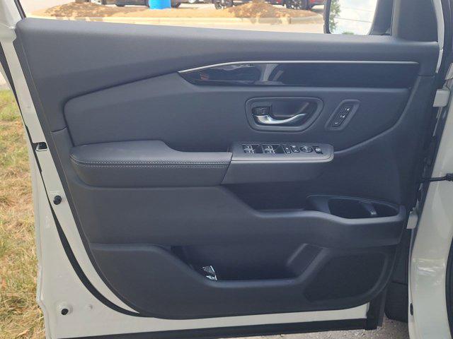 new 2025 Honda Pilot car, priced at $51,605