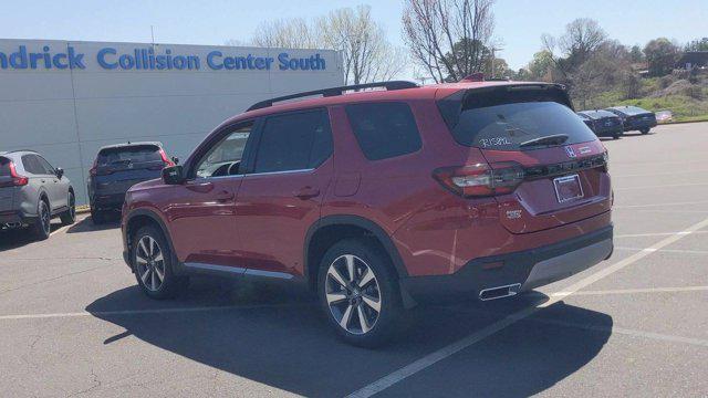 new 2025 Honda Pilot car, priced at $52,280