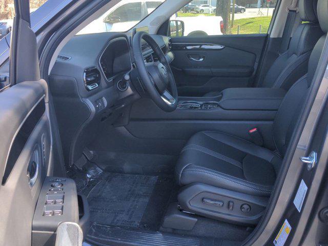 new 2025 Honda Pilot car, priced at $52,995