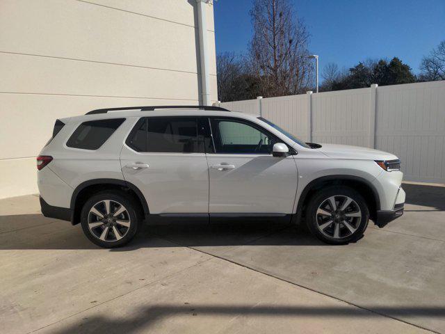 new 2025 Honda Pilot car, priced at $54,985