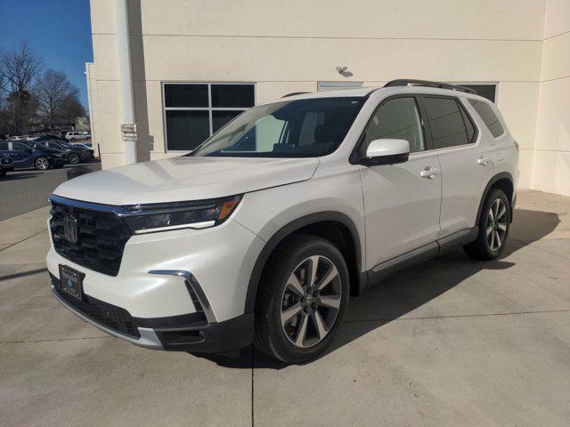 new 2025 Honda Pilot car, priced at $54,985