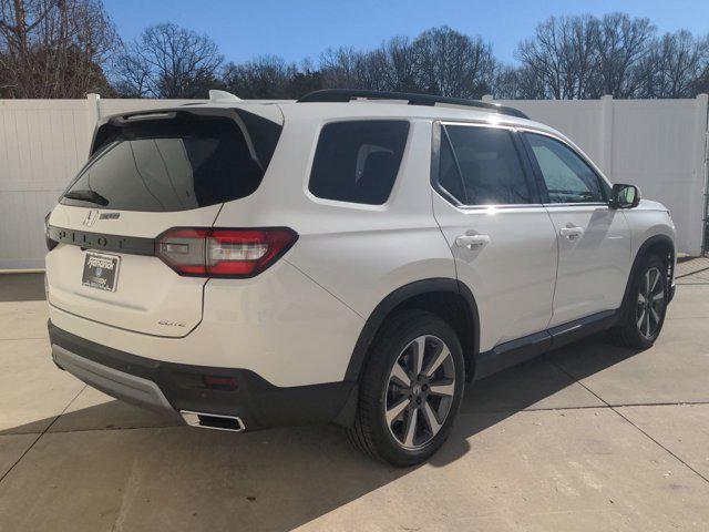 new 2025 Honda Pilot car, priced at $54,985