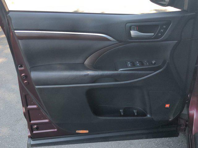 used 2016 Toyota Highlander car, priced at $22,995