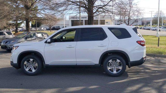 new 2025 Honda Pilot car, priced at $45,350